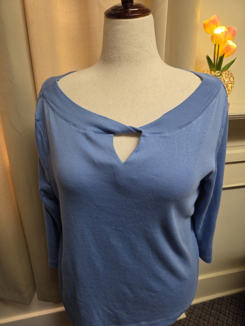 Chico's Light Blue Twist-Keyhole 3/4 Sleeve Tee